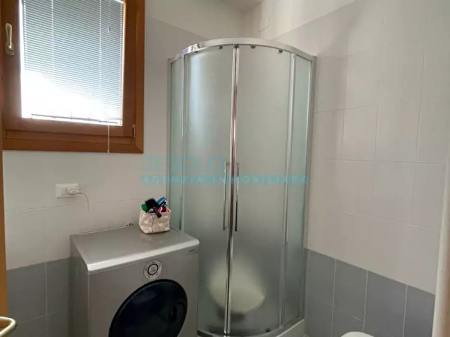 Immagine 21 di Appartamento in vendita  in Piazza Milano a Jesolo