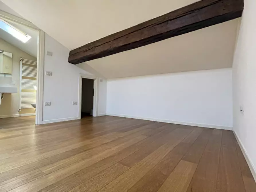 Immagine 21 di Appartamento in affitto  in Via Levà degli Angeli a Vicenza