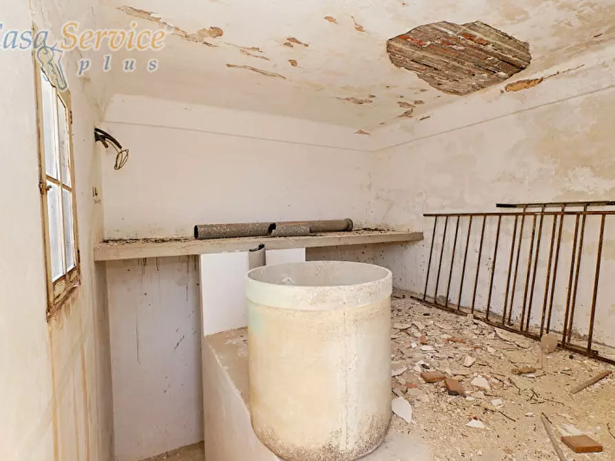 Immagine 60 di Palazzo in vendita  in Via dei Capuccini a Galatone