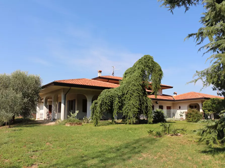 Immagine 1 di Casa bifamiliare in vendita  in Via Bagno a Cinto Euganeo