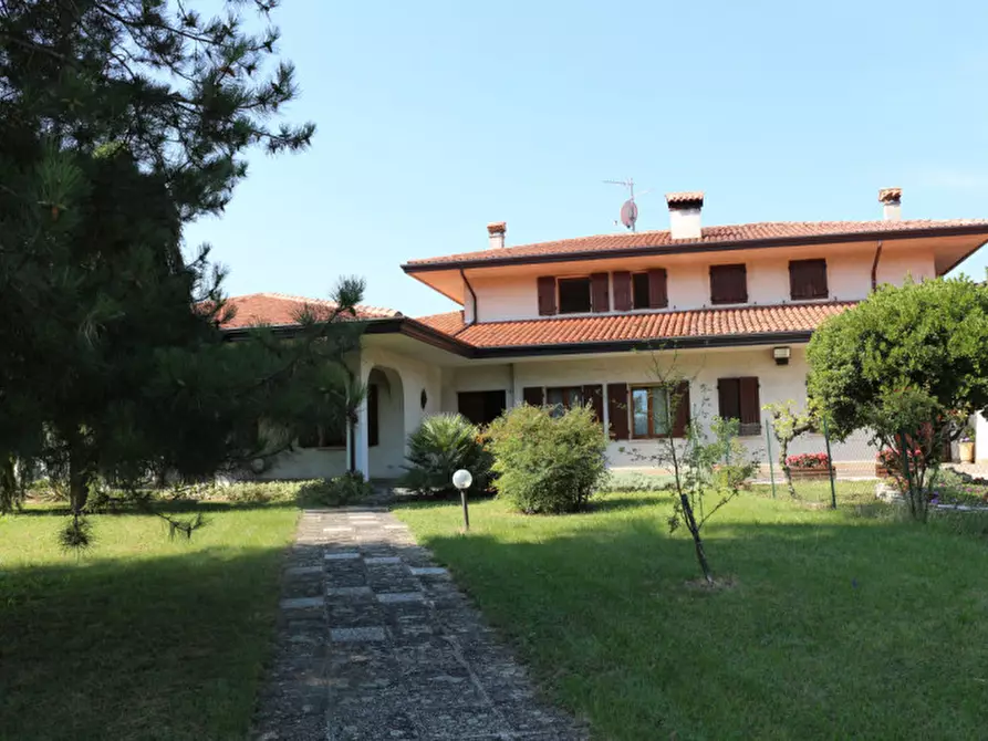 Immagine 2 di Casa bifamiliare in vendita  in Via Bagno a Cinto Euganeo