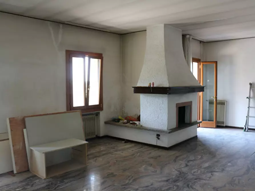 Immagine 3 di Casa bifamiliare in vendita  in Via Bagno a Cinto Euganeo