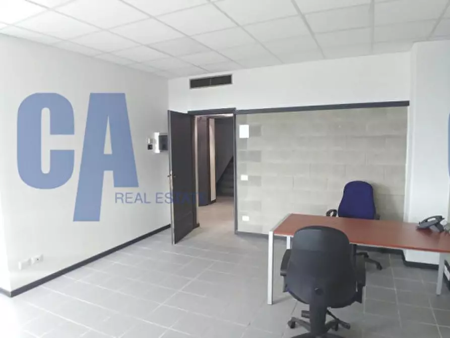 Immagine 10 di Laboratorio in affitto  in VIA BINDELERA a Brugherio