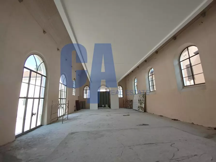 Immagine 2 di Negozio in affitto  in VIA BURAGO a Vimercate