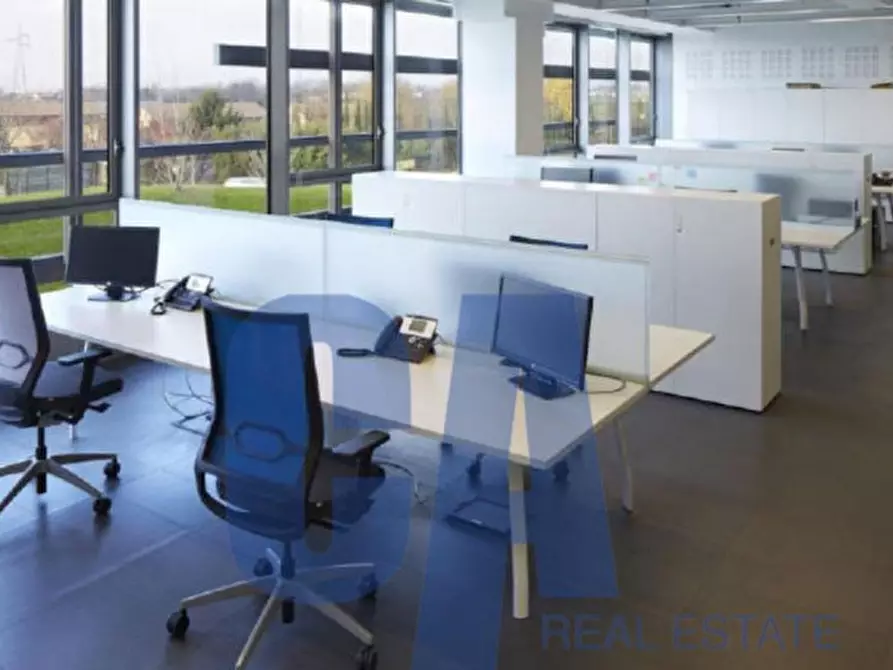 Immagine 11 di Palazzo in affitto  in VICOLO TORRI a Vimercate