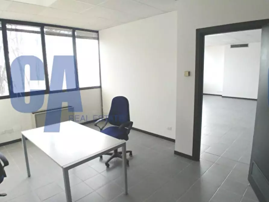 Immagine 17 di Palazzo in affitto  in VIA BINDELERA a Brugherio