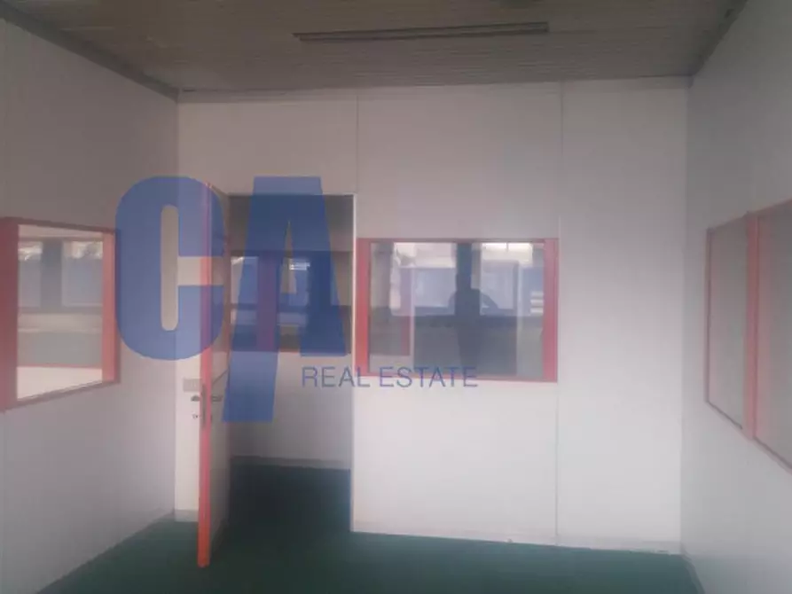 Immagine 3 di Palazzo in affitto  in VIA GALLARATE a Milano