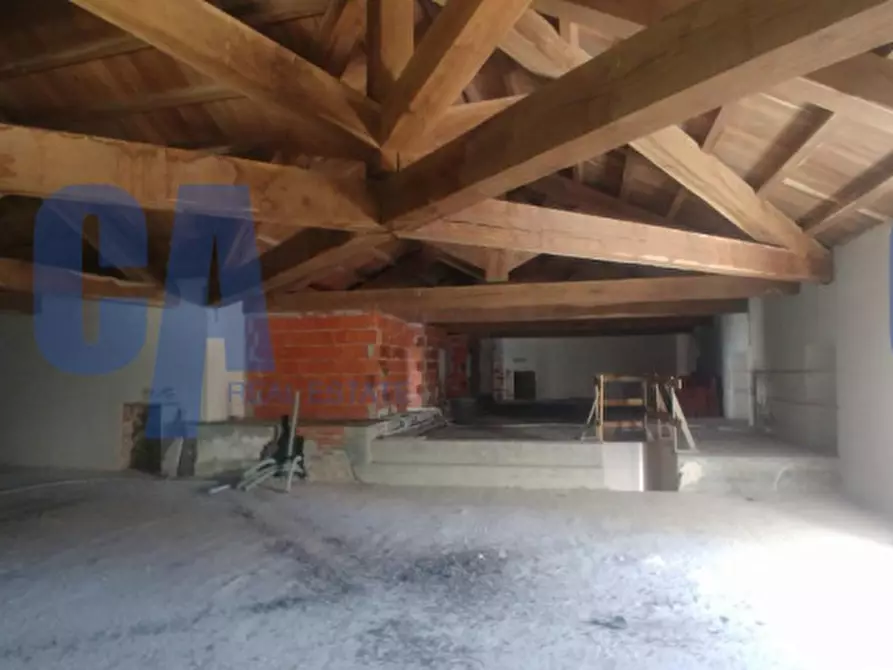 Immagine 23 di Palazzo in affitto  in VIA BURAGO a Vimercate