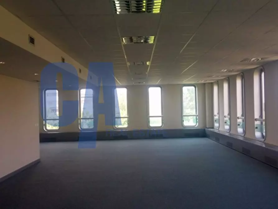 Immagine 3 di Palazzo in vendita  in VIA ABRUZZI a Peschiera Borromeo