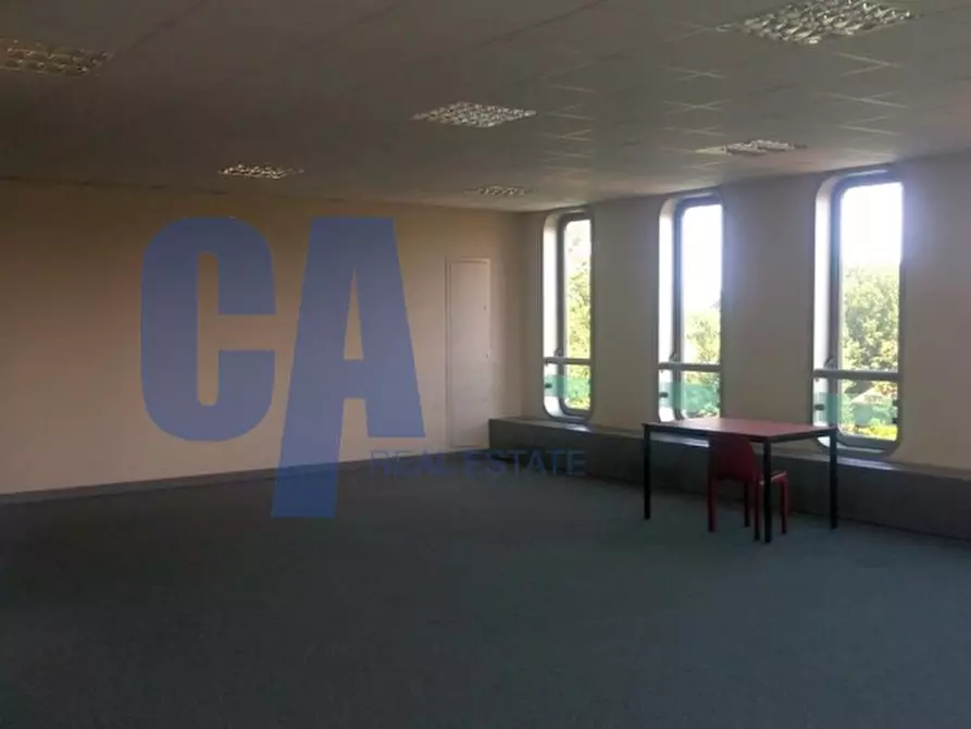 Immagine 13 di Palazzo in vendita  in VIA ABRUZZI a Peschiera Borromeo