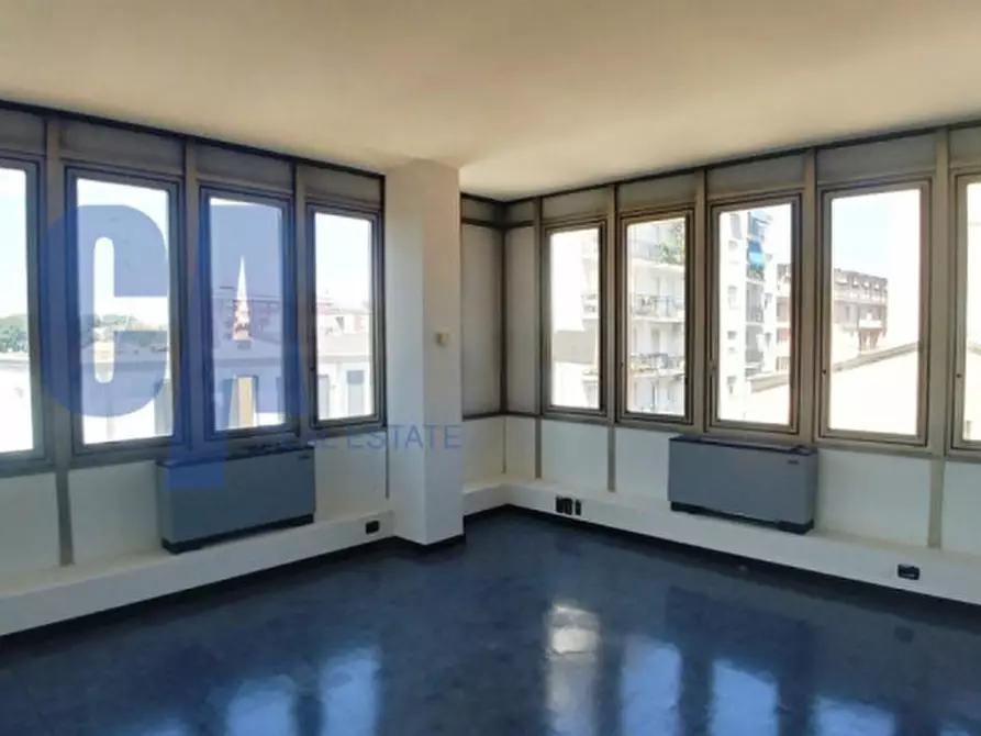 Immagine 5 di Palazzo in vendita  in VIA CADORNA LUIGI a Cinisello Balsamo