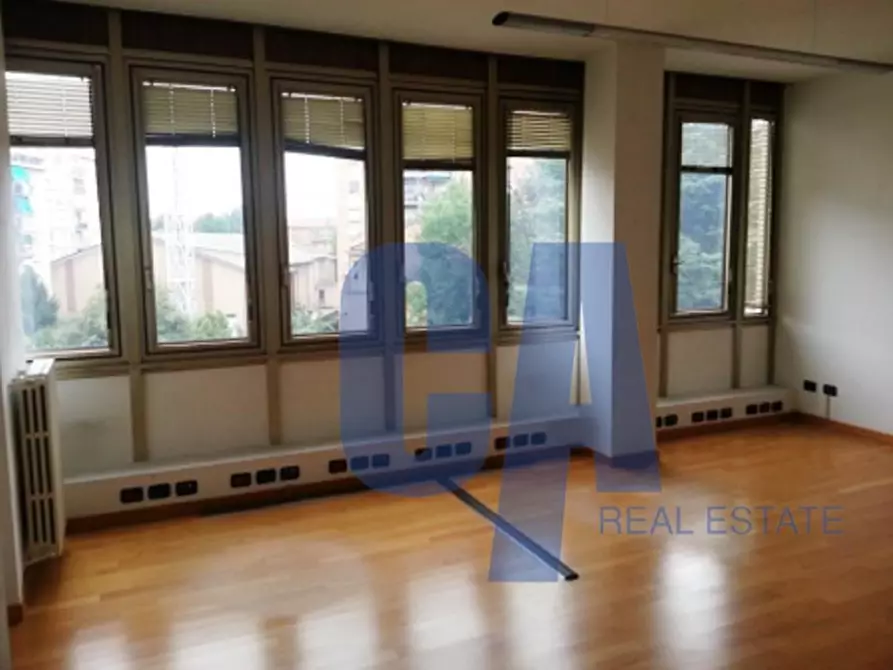 Immagine 8 di Palazzo in vendita  in VIA CADORNA LUIGI a Cinisello Balsamo