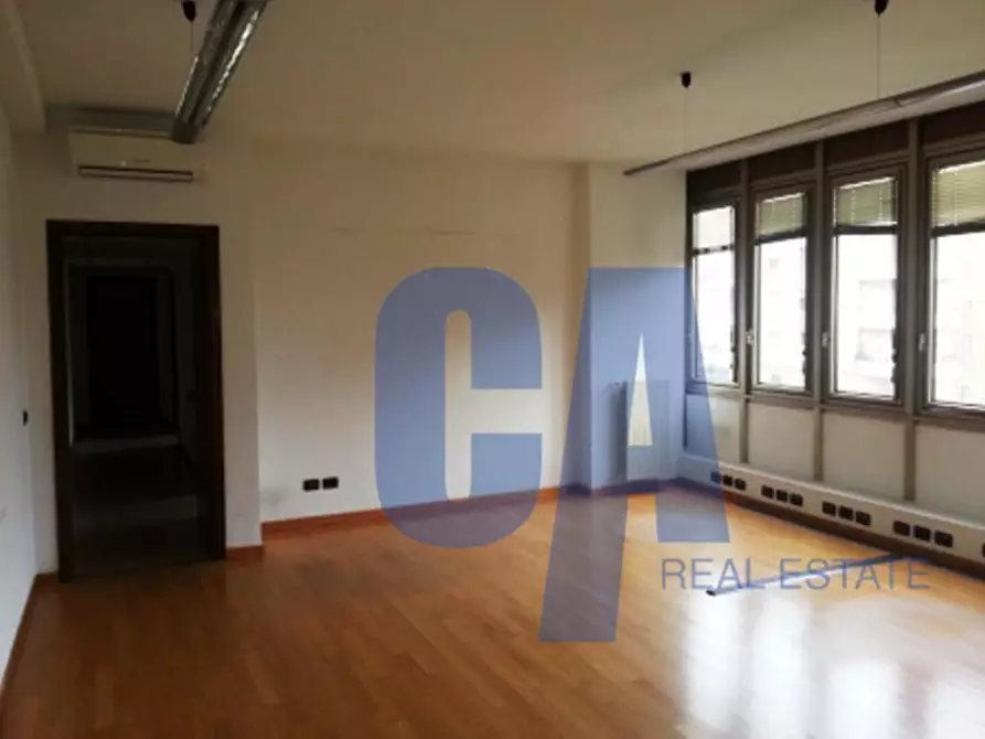 Immagine 14 di Palazzo in vendita  in VIA CADORNA LUIGI a Cinisello Balsamo