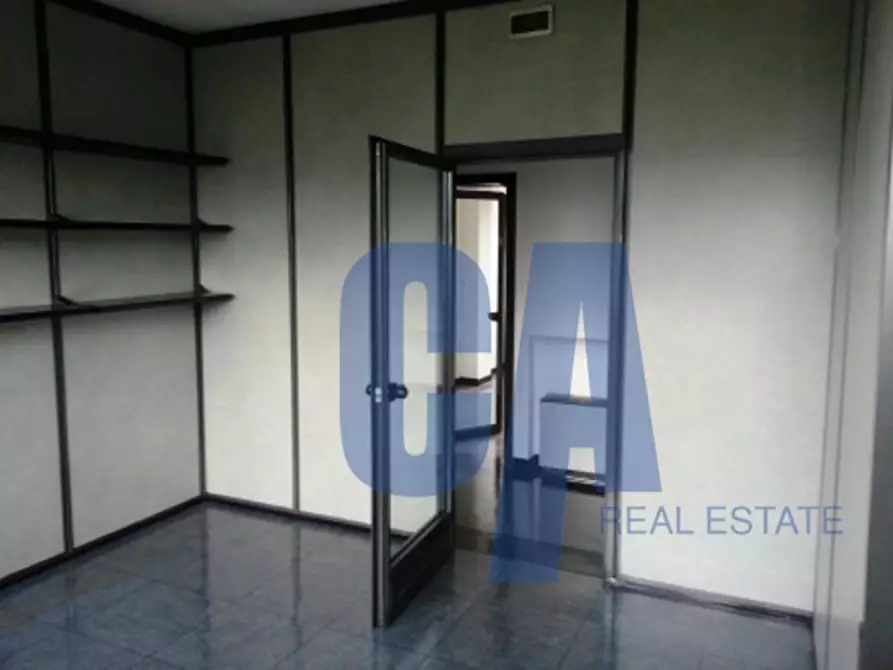 Immagine 21 di Palazzo in vendita  in VIA CADORNA LUIGI a Cinisello Balsamo