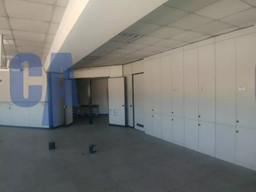 Immagine 5 di Palazzo in vendita  in VIA BETTOLA a Cinisello Balsamo