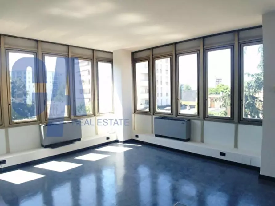 Immagine 9 di Ufficio in vendita  in VIA CADORNA LUIGI a Cinisello Balsamo