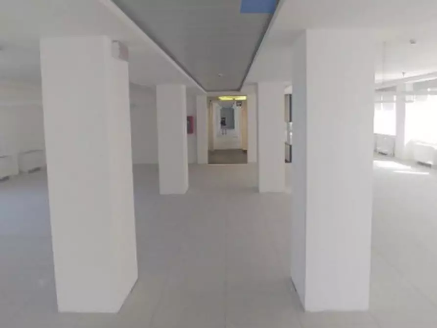 Immagine 7 di Ufficio in affitto  in VIALE MONZA a Milano