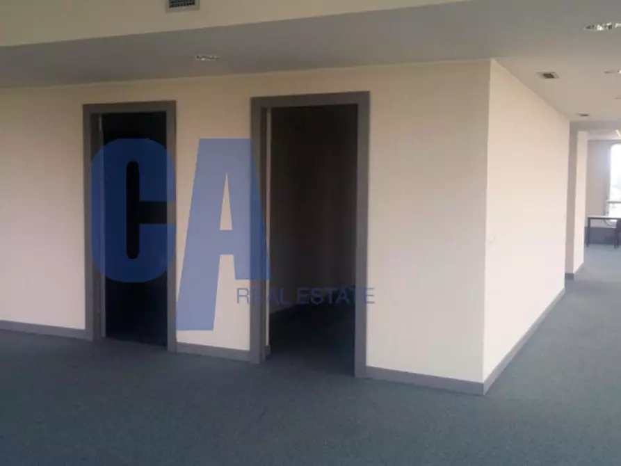 Immagine 11 di Ufficio in vendita  in VIA ABRUZZI a Peschiera Borromeo