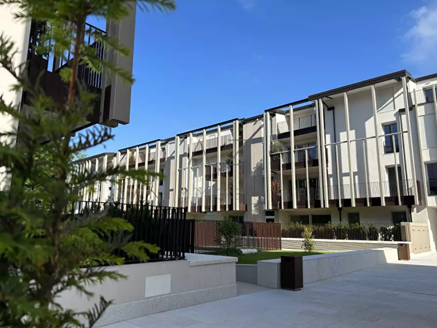 Immagine 23 di Negozio in vendita  in Via Cazzaro a Castelfranco Veneto