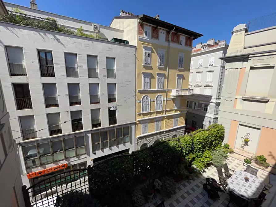 Immagine 6 di Appartamento in affitto  in via Martiri della Libertà 12 a Trieste