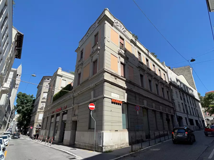 Immagine 32 di Appartamento in affitto  in via Martiri della Libertà 12 a Trieste