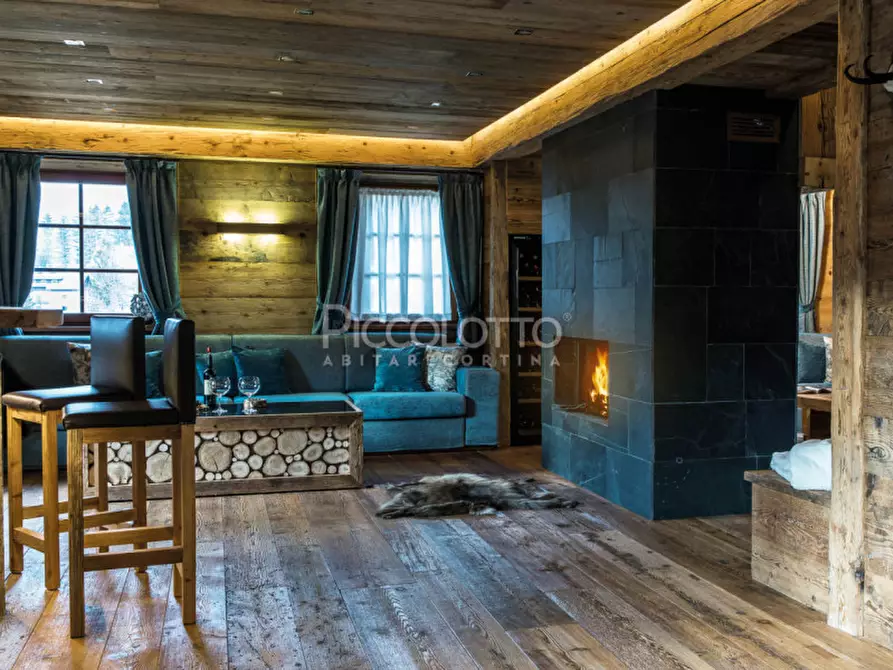 Immagine 3 di Appartamento in vendita  in Località La Riva a Cortina D'ampezzo