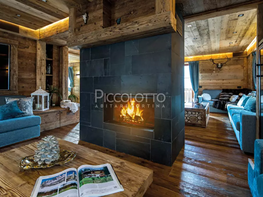 Immagine 4 di Appartamento in vendita  in Località La Riva a Cortina D'ampezzo