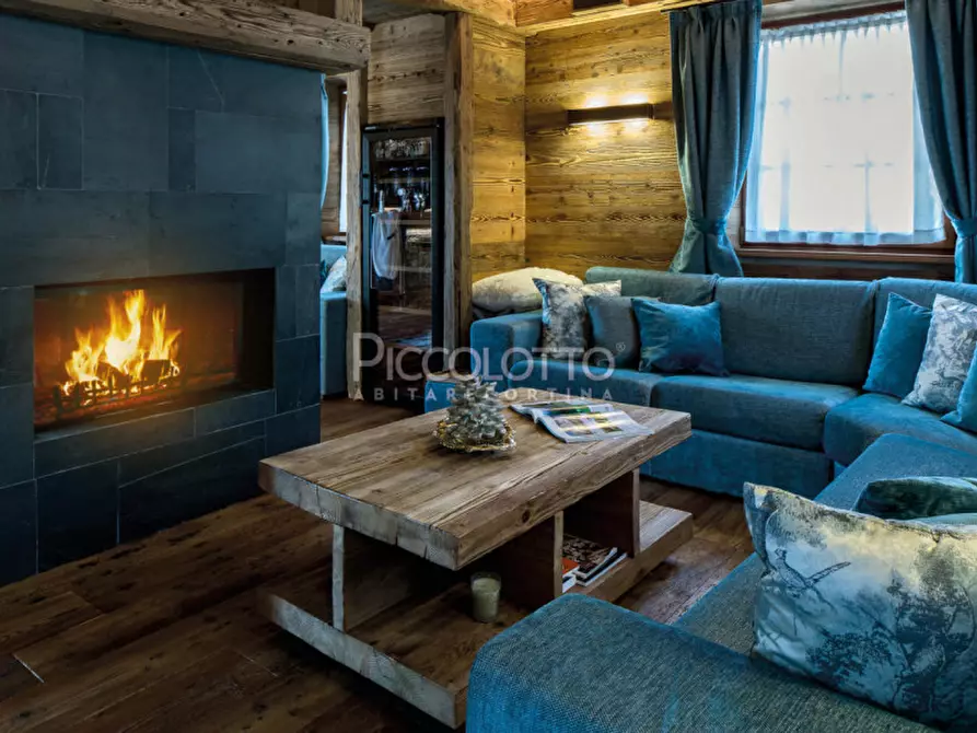 Immagine 5 di Appartamento in vendita  in Località La Riva a Cortina D'ampezzo