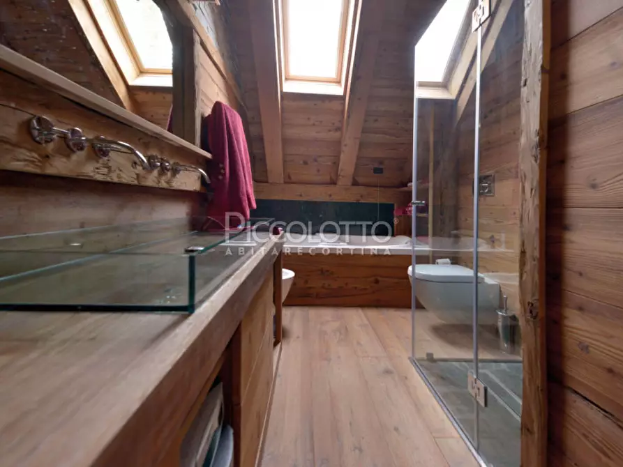 Immagine 12 di Appartamento in vendita  in Località La Riva a Cortina D'ampezzo