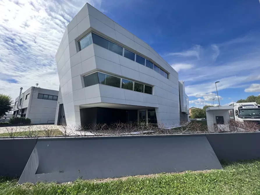 Immagine 1 di Capannone industriale in affitto  in VIALE DEL LAVORO a Mestrino