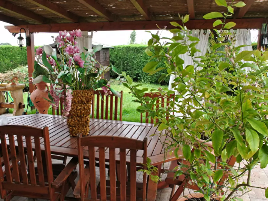 Immagine 2 di Villa in vendita  in VIA LAVAGNOLI a Veronella