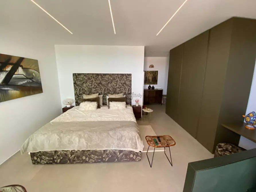 Immagine 23 di Villa in vendita  in Via del Mare a Scicli