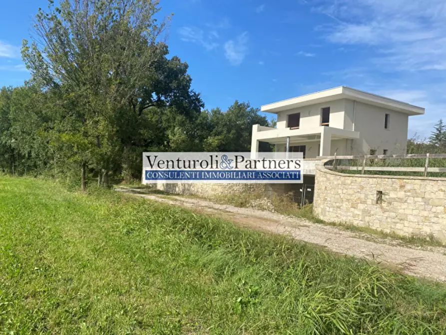 Immagine 1 di Villa in vendita  in Via della Costa a Moniga Del Garda