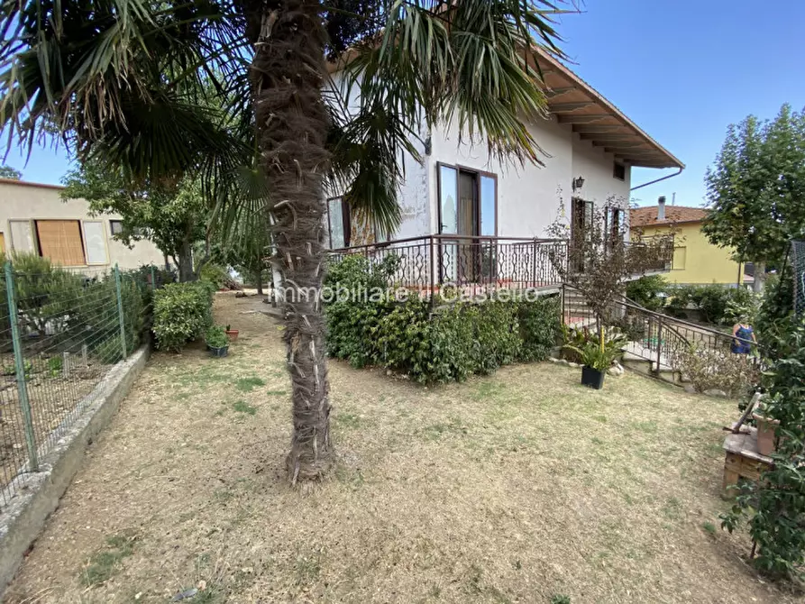 Immagine 32 di Casa indipendente in vendita  in via dei Partigiani a Castiglione Del Lago