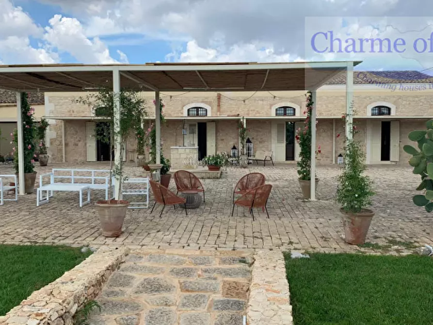 Immagine 3 di Villa in vendita  in Strada Provinciale Favarotta Ritillini a Noto