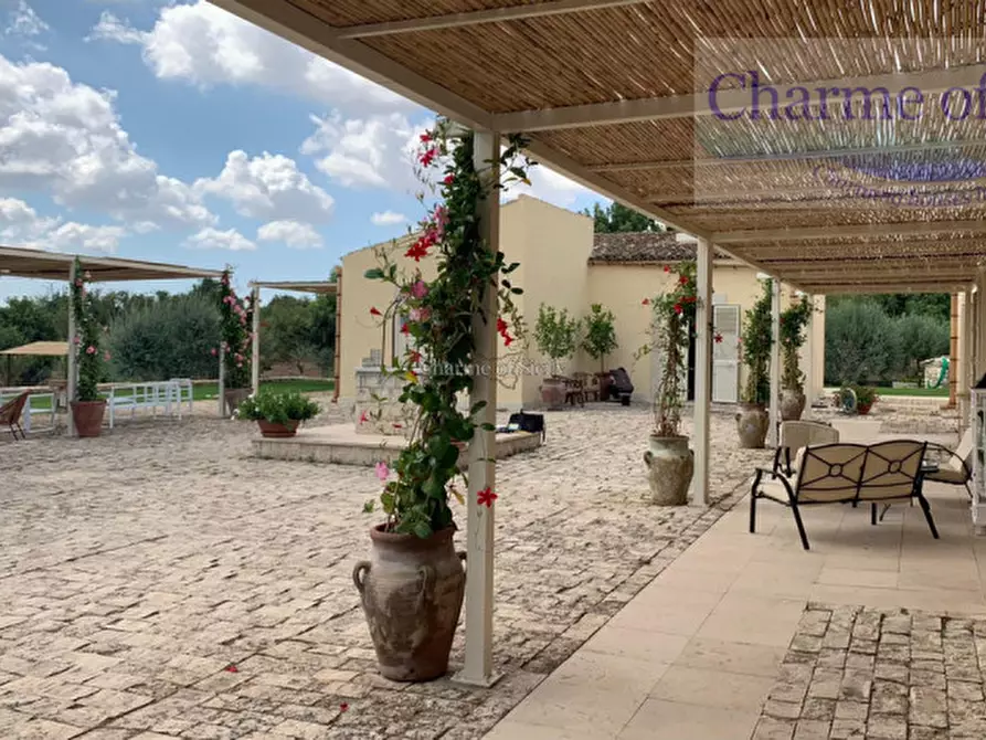 Immagine 4 di Villa in vendita  in Strada Provinciale Favarotta Ritillini a Noto