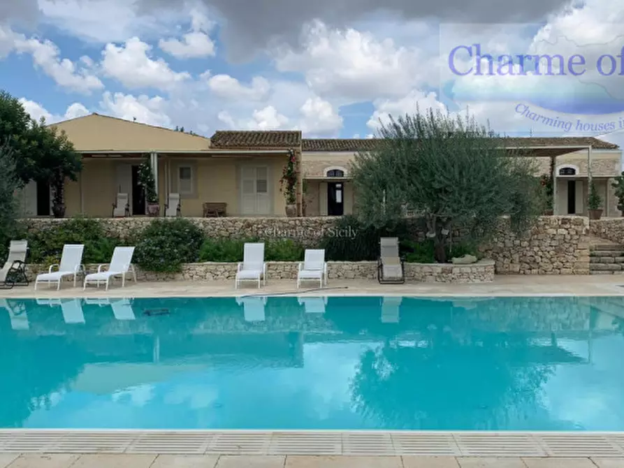 Immagine 11 di Villa in vendita  in Strada Provinciale Favarotta Ritillini a Noto