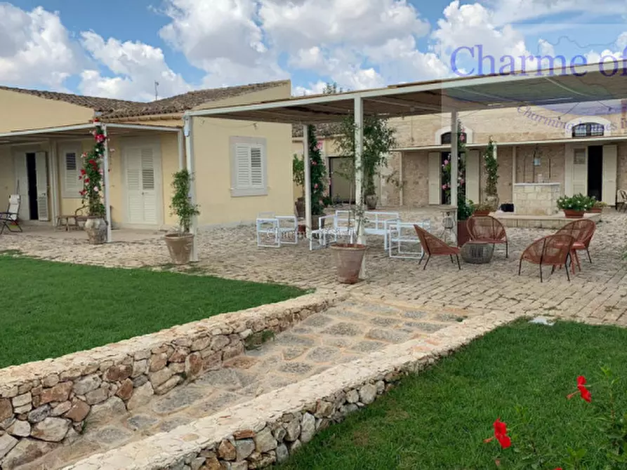 Immagine 23 di Villa in vendita  in Strada Provinciale Favarotta Ritillini a Noto