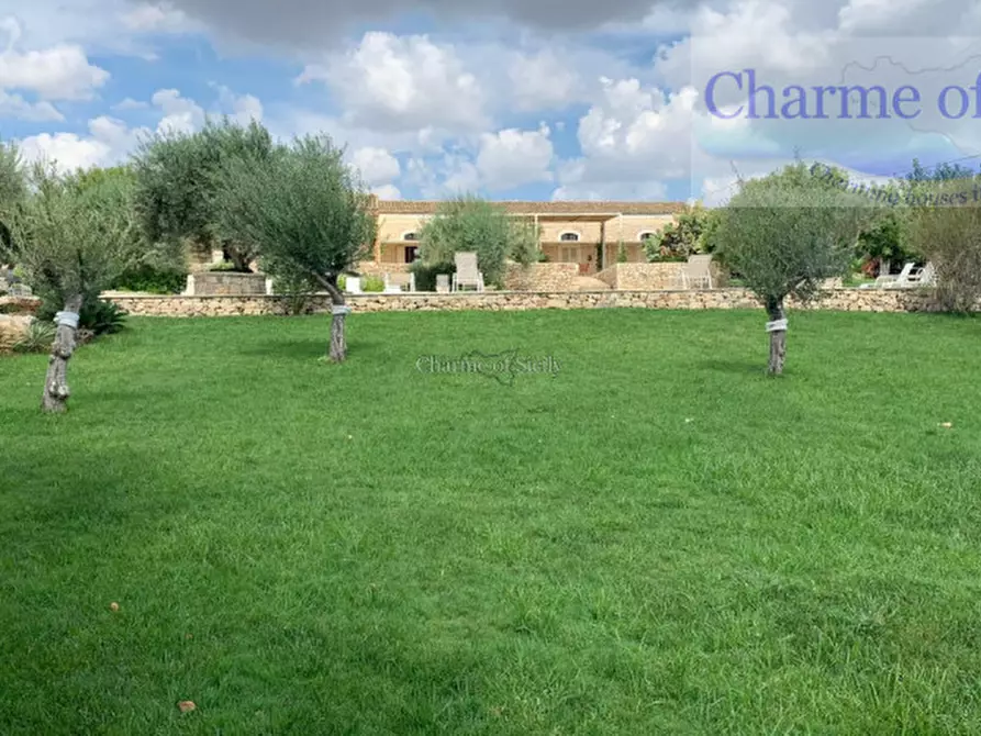 Immagine 25 di Villa in vendita  in Strada Provinciale Favarotta Ritillini a Noto