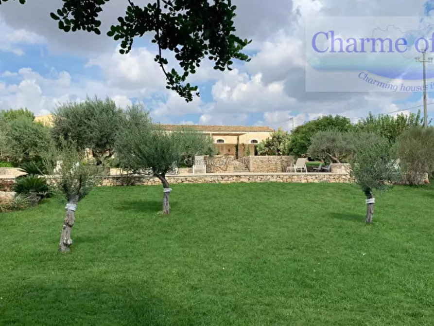 Immagine 31 di Villa in vendita  in Strada Provinciale Favarotta Ritillini a Noto