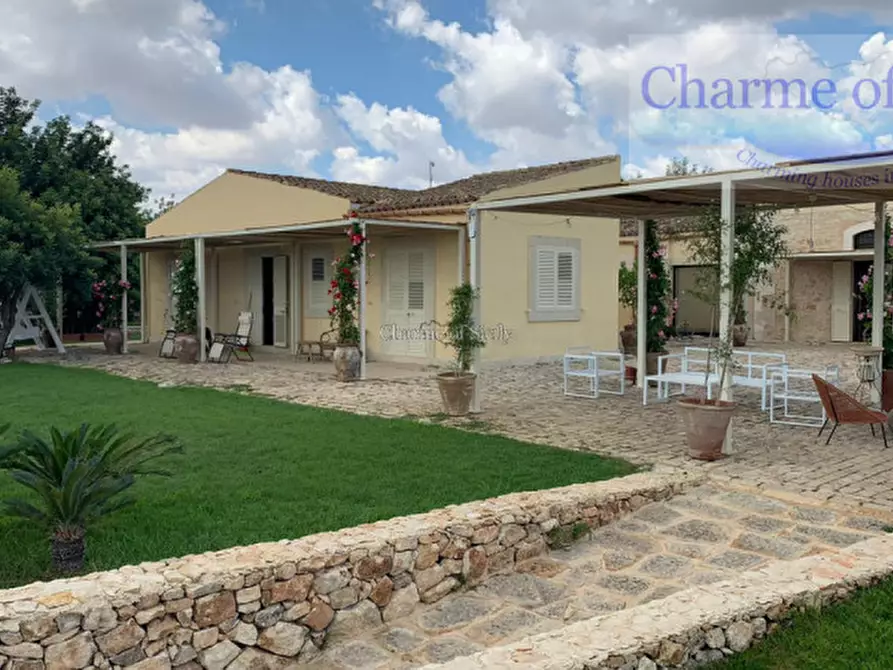 Immagine 38 di Villa in vendita  in Strada Provinciale Favarotta Ritillini a Noto