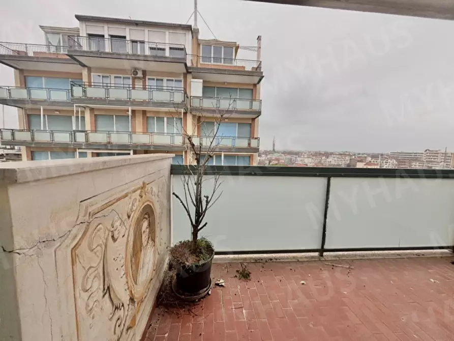 Immagine 6 di Appartamento in vendita  in Viale Giovanni Battista Ramusio 8 a Rimini