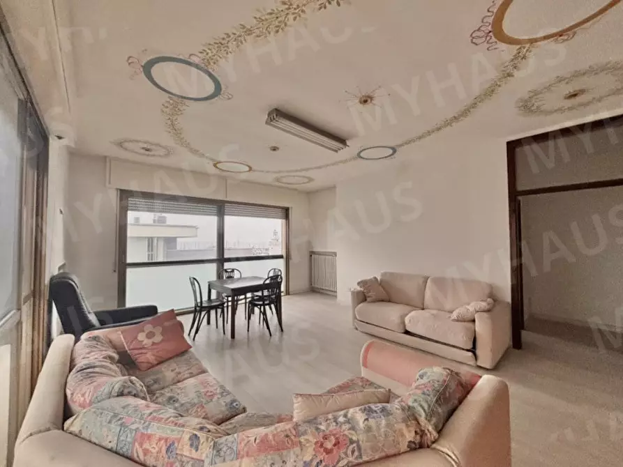 Immagine 9 di Appartamento in vendita  in Viale Giovanni Battista Ramusio 8 a Rimini