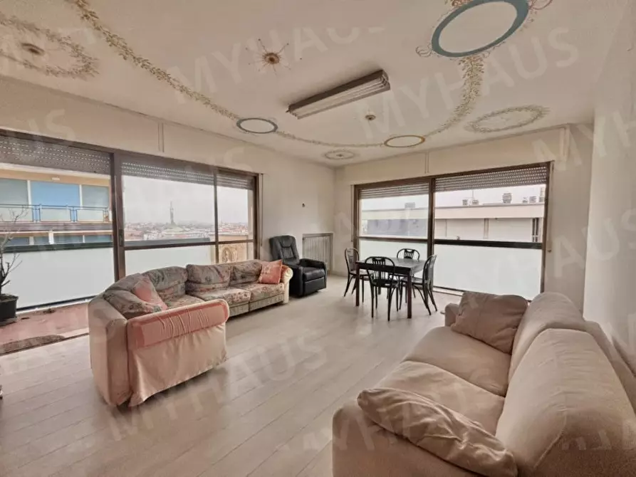 Immagine 15 di Appartamento in vendita  in Viale Giovanni Battista Ramusio 8 a Rimini