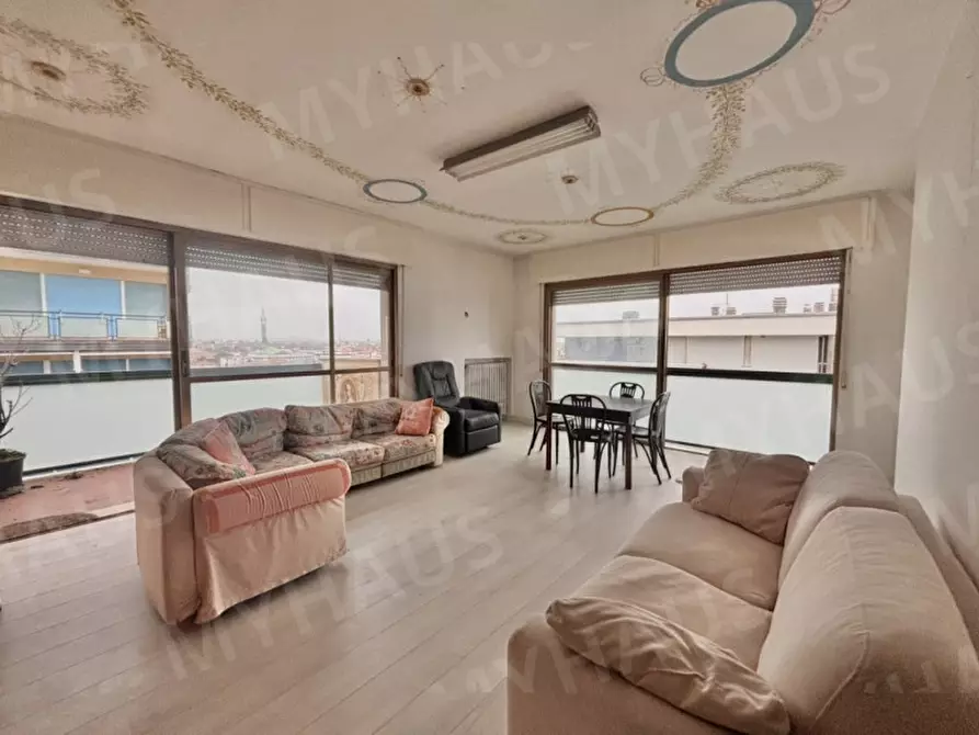 Immagine 17 di Appartamento in vendita  in Viale Giovanni Battista Ramusio 8 a Rimini