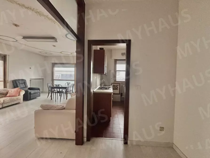 Immagine 28 di Appartamento in vendita  in Viale Giovanni Battista Ramusio 8 a Rimini