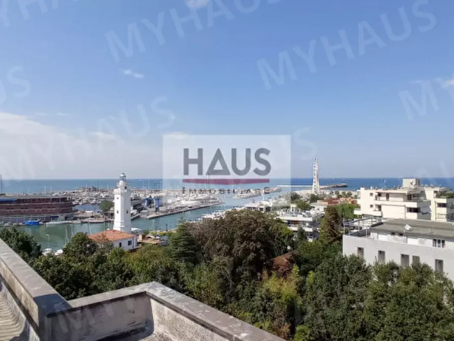 Immagine 29 di Appartamento in vendita  in Viale Giovanni Battista Ramusio 8 a Rimini