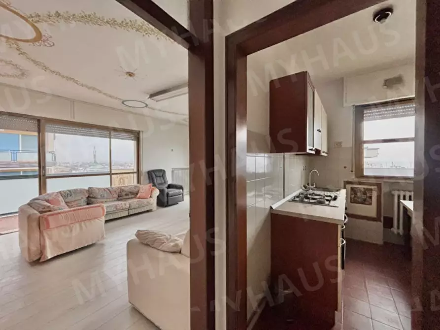 Immagine 32 di Appartamento in vendita  in Viale Giovanni Battista Ramusio 8 a Rimini