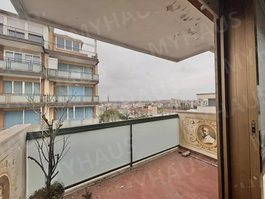 Immagine 50 di Appartamento in vendita  in Viale Giovanni Battista Ramusio 8 a Rimini