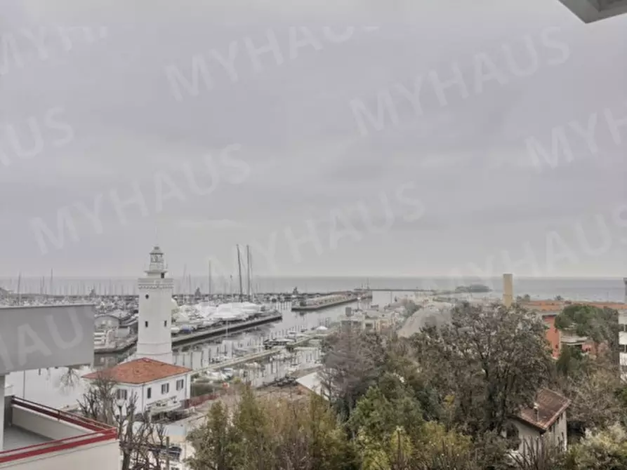 Immagine 4 di Appartamento in vendita  in Viale Giovanni Battista Ramusio 8 a Rimini